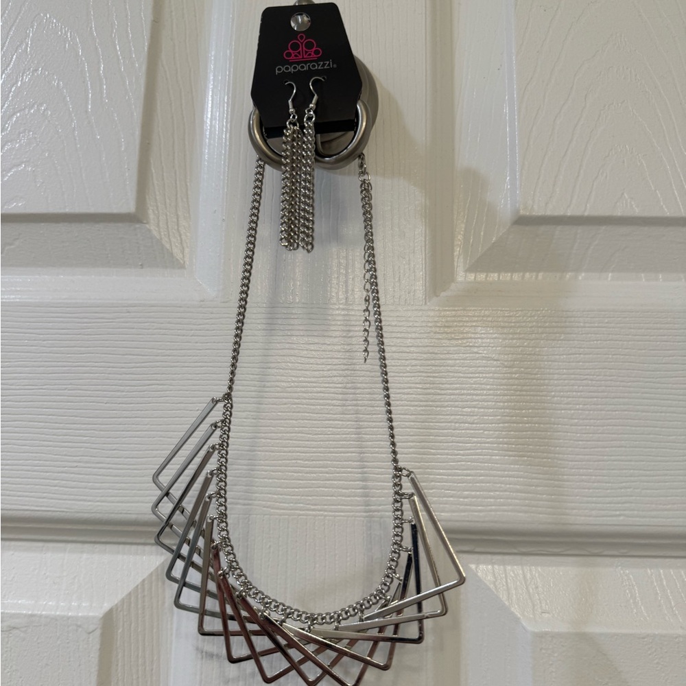 Paparazzi Silver Geometric Necklace